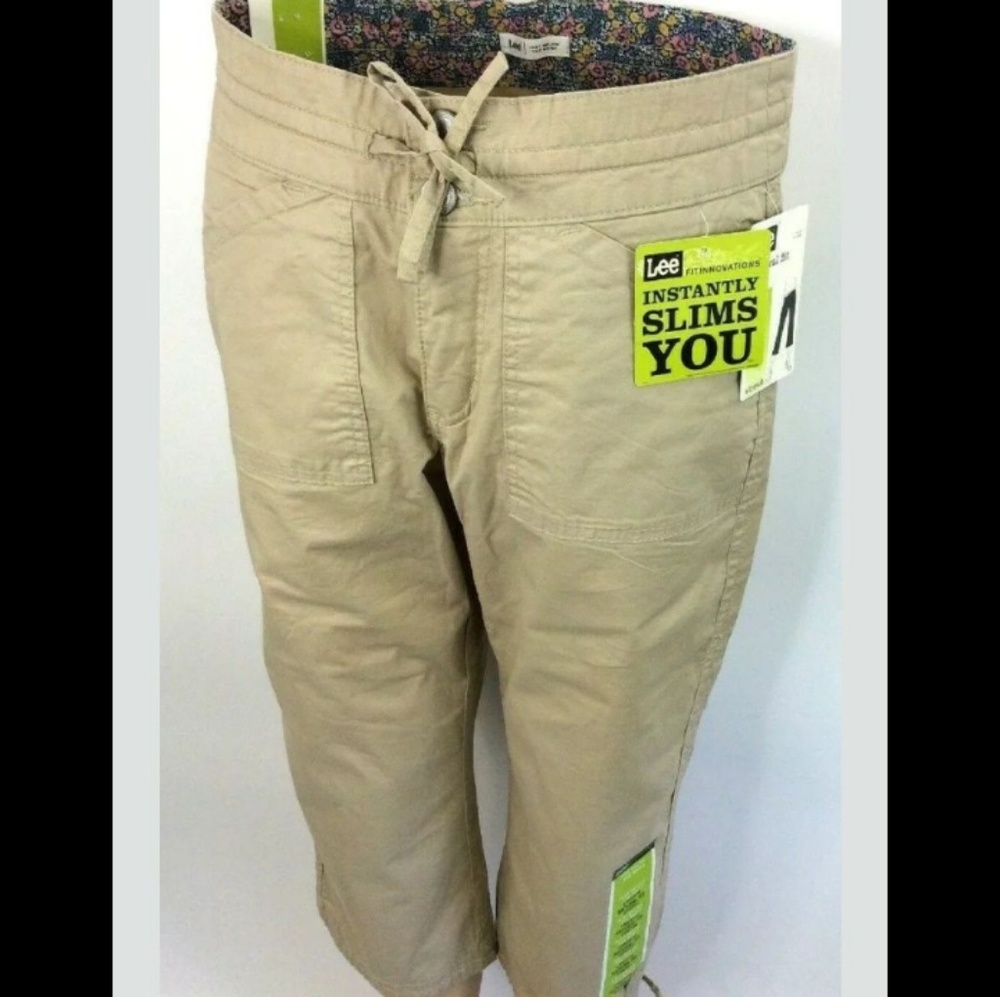 NWT Lee Khaki Capris 6 M Natural Fit Slimming Tan